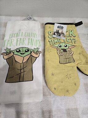 Star Wars Mandalorian Grogu 2pc Kitchen Towel & Oven Mitt Set Cotton Loop
